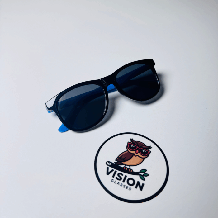 Çocuk Klasik Siyah Çerçeve Mavi Saplı Güneş Gözlüğü - Görsel 3